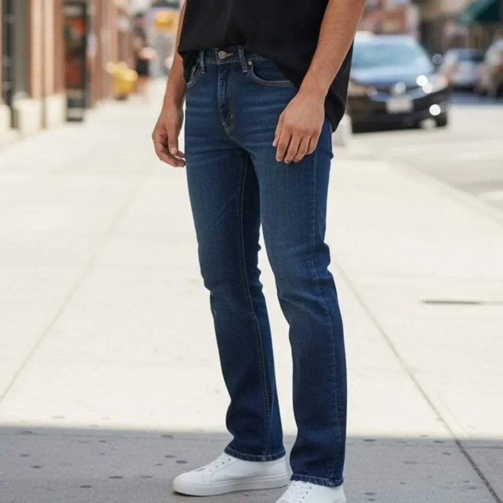 LEVI STRAUSS 510 Men's Classic Dark Blue Straight Leg Jeans - Size: 31x32